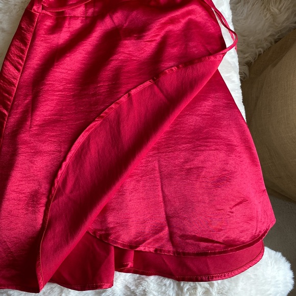 REVOLVE Privacy Please Delta Dress in Scarlet - Picture 9 of 10